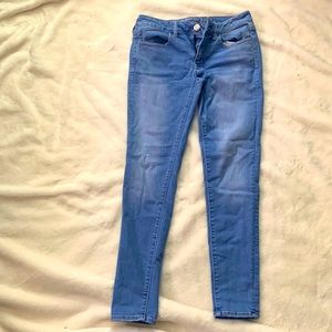 I have a pair of light blue size 8 women American Eagle jeans